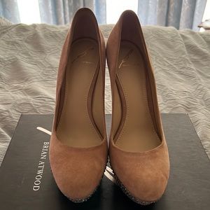 Womens pumps
